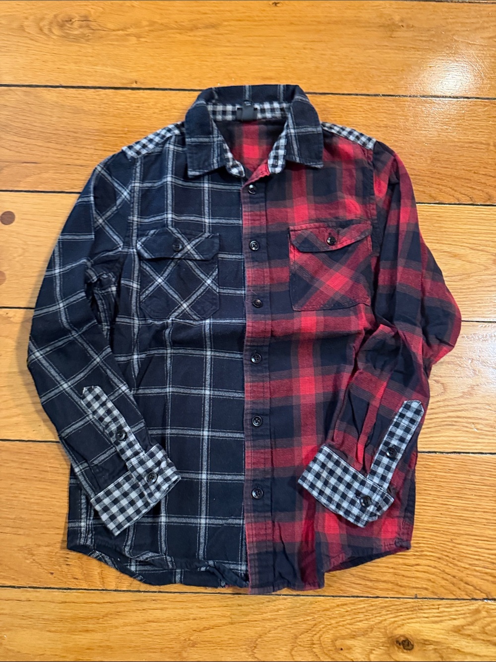 art class Two-Tone Plaid Button-Down Shirt in Black & Red
